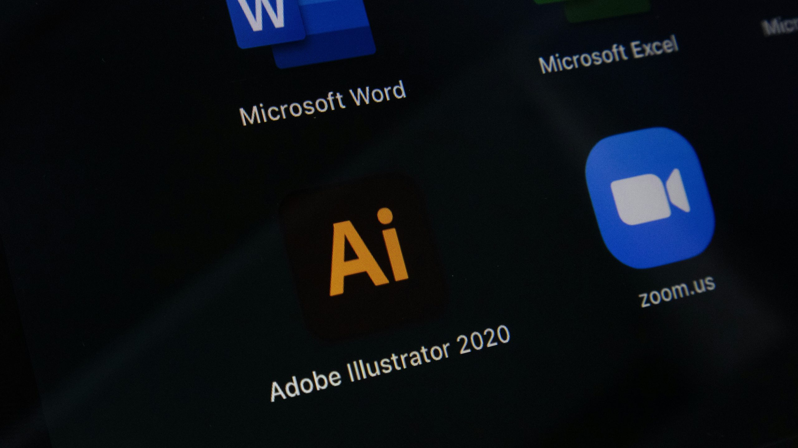 Adobe Illustrator Öğrenmenin Yeni Yolu: Eski Yöntemler Karşısında Premium Kurslar ve E-kitaplar