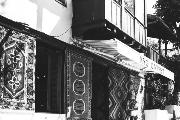Alışveriş Çılgınlığına Dönüşen Hızı: En İyi WooCommerce Halı ve Kilim Mağazası Hosting’i Keşfedin!