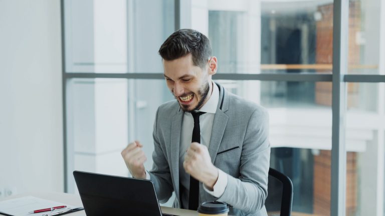FastMail Bülten Şablonları ile Başarı Hikayesi