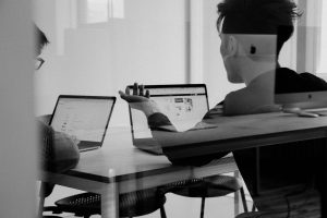 Geleceğin İnteraktif Çalışma Alanı: AI Uygulamaları İçin En İyi Platform