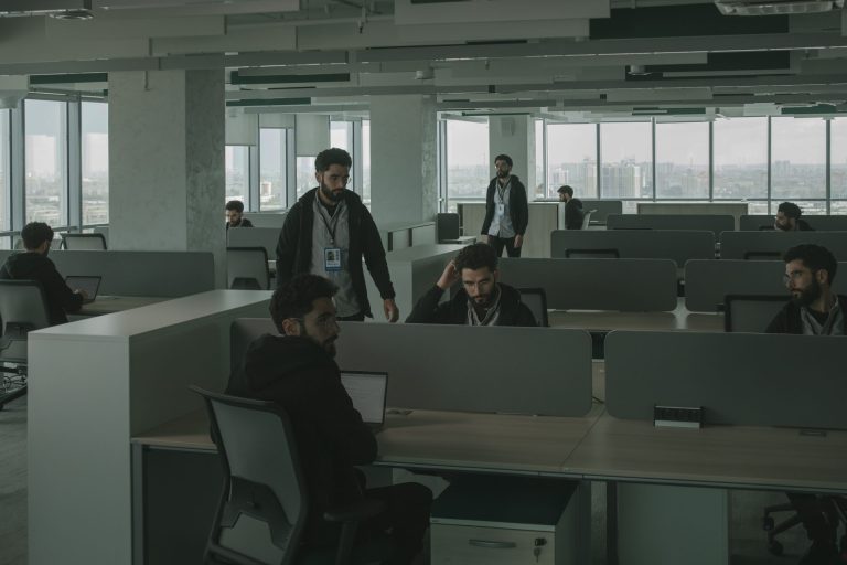 İzole Donanımlar İçin En İyi Çoklu Alan Yönetim Platformu