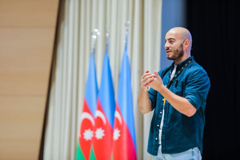 Küresel Topluluklar İçin En İyi Platform: Community Forum & Portal Engine