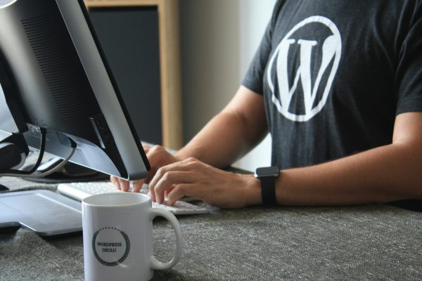 Unutulmaz Tatlar İçin Hızlı Rezervasyon ve Menü İşleme: En İyi WordPress Pasta ve Kafe Sitesi Hosting’i