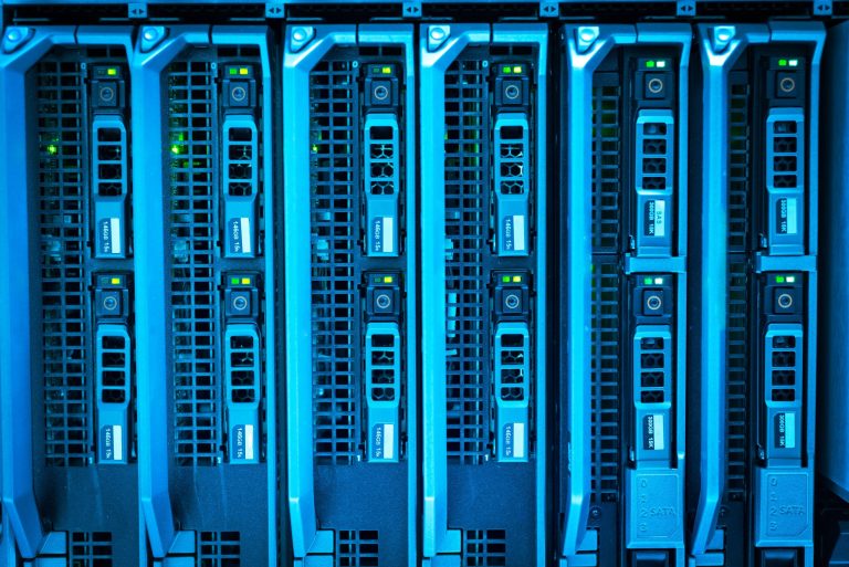 Uygun Fiyatlı Metal Sunucular: ABD Veri Merkezlerinde Kiralamak İçin En İyi Platform