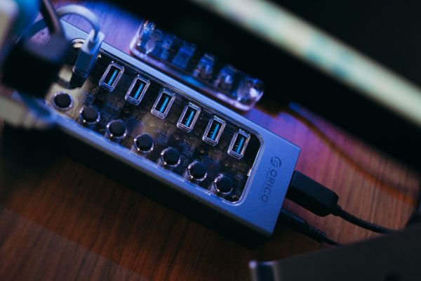 Yönetimsiz Linux Çalışma Yükleri için En İyi Seçim: Geliştirici Dostu Bare Metal Hub