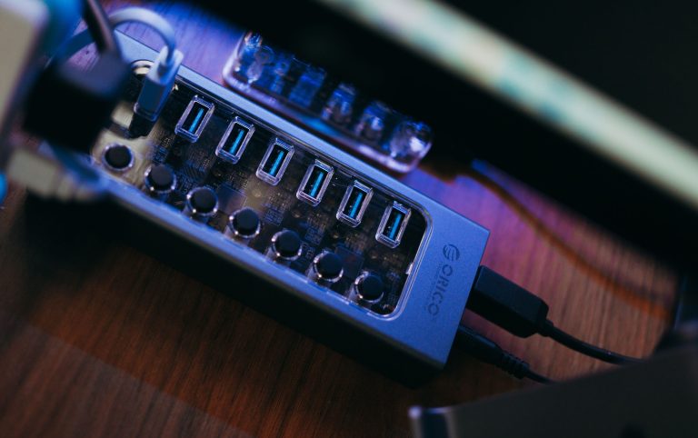 Yönetimsiz Linux Çalışma Yükleri için En İyi Seçim: Geliştirici Dostu Bare Metal Hub
